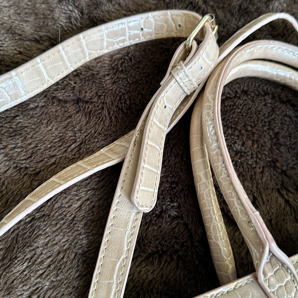 Bebe purse - faux crocodile - gold hardware - satchel or crossbody handbag - Picture 12 of 14